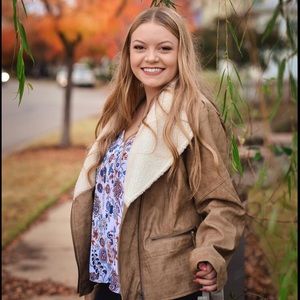 Meet your Posher, Dana